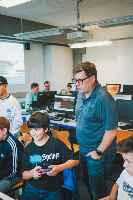 Spielerisch englisch lernen und über Schöpfung nachdenken bei unserem Minecraft-Workshop